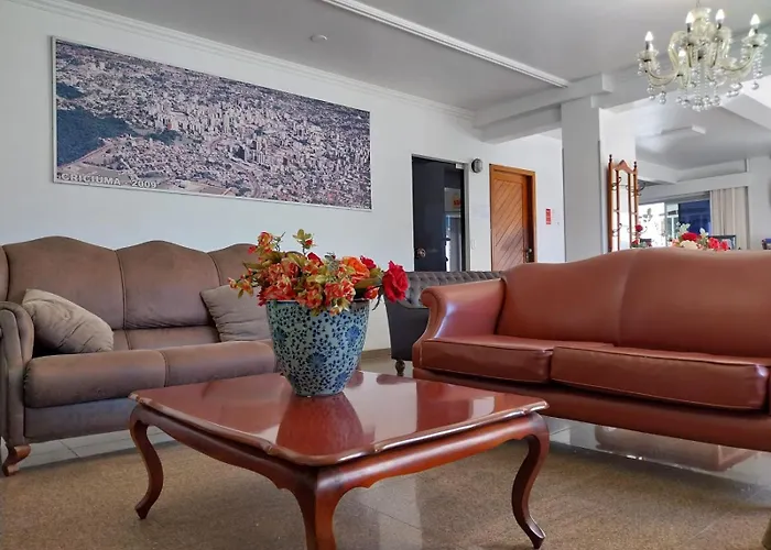 Colle Tourist Hotel Luxo